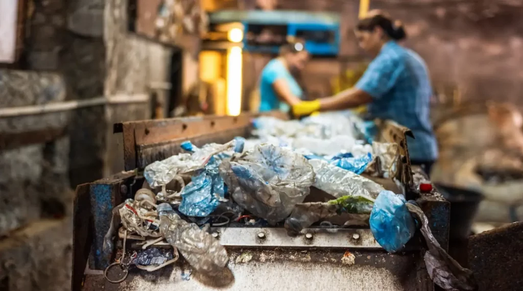 Como montar uma usina de reciclagem de plástico? — Rone Moinhos